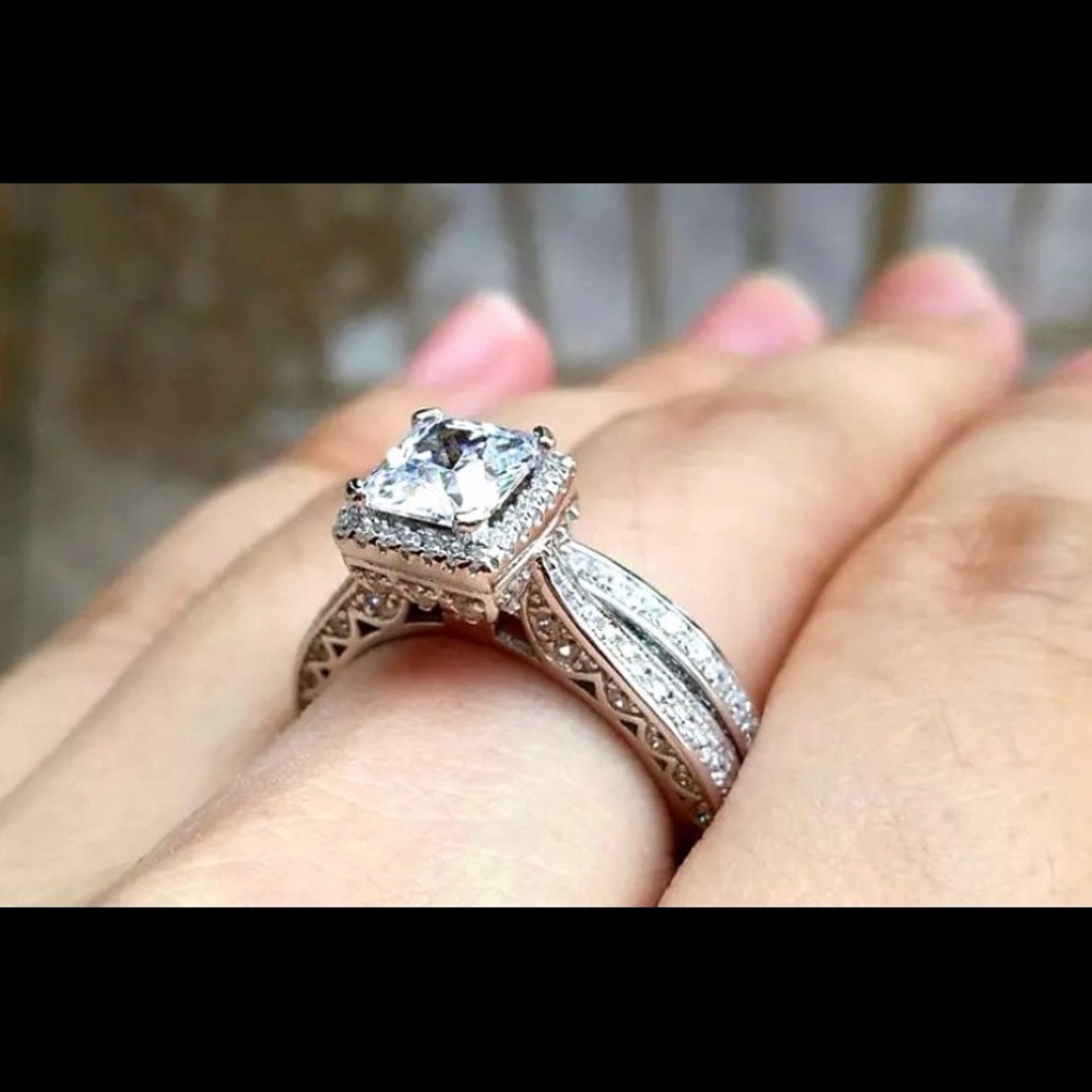 Women’s 2pc Princess Cut Engagement Wedding Rings